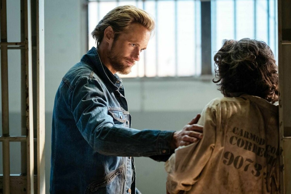 Alexander Skarsgård som Randall Flagg ot Nat Wolff Lloyd Henreid i 'The Stand'. Foto: HBO / handout NTB kultur