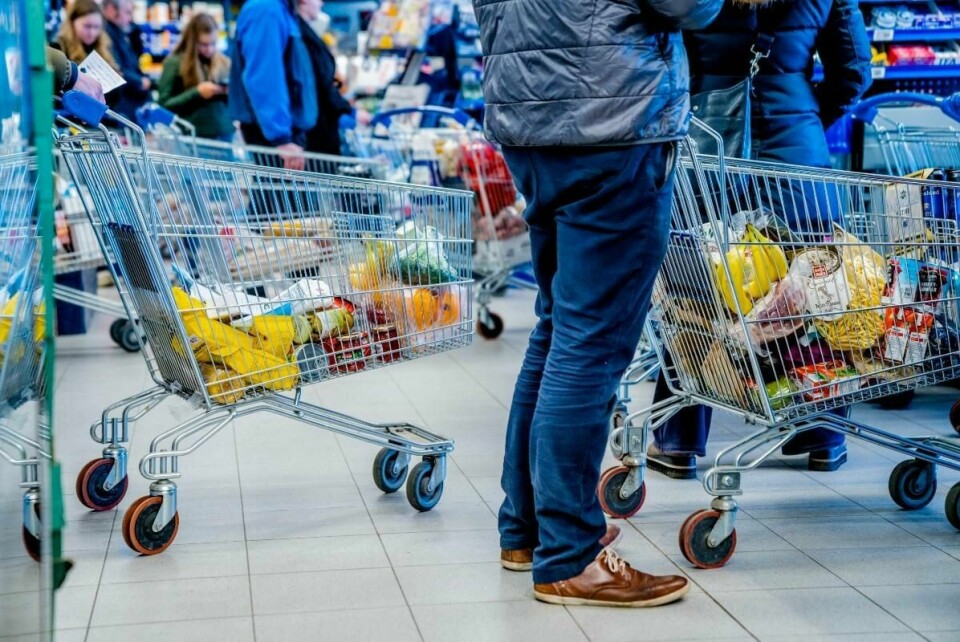 ØKER: Det blir handlet mye mer i dagligvare-butikker i Norge under korona. Stengt grense og folk på hjemmekontor kan være noe av årsaken.
