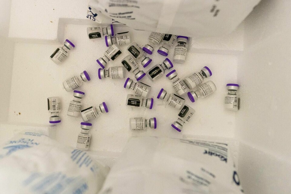 VAKSINE: Korona-vaksiner fra Pfizer er forsinket. Men nå sier selskapet at forsinkelsen ikke blir så langvarig som først meldt.