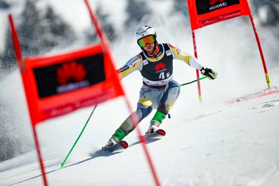 VANT: Det norske laget vant parallellslalåm i verdenscupen i Sveits. Her kjører Sebastian Foss Solevåg.