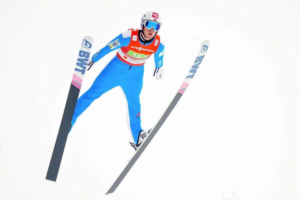 FALT: Skihopperen Daniel Andrè Tande falt i et test-hopp torsdag.