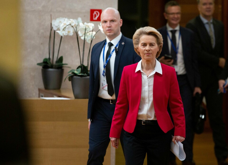 ADVARER: Flere ledere i europeiske land advarer. De er bekymret for at demokrati og menneske-rettigheter kan bli rammet av tiltak mot korona. Ursula von der Leyen i EU-kommisjonen er også bekymret.