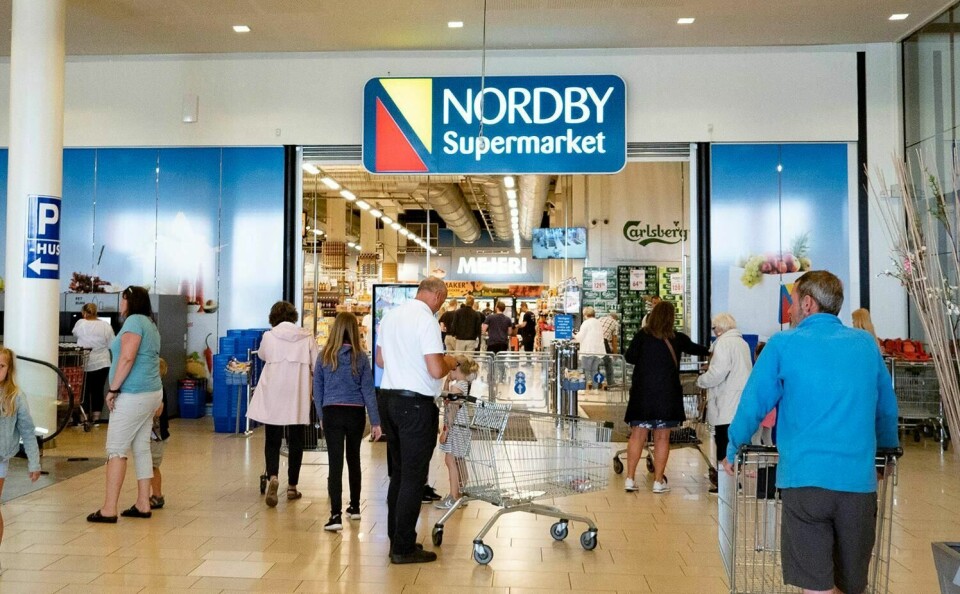 PÅ GRENSEN: Mange trosset reiserådet og dro på harry-handel i påska.