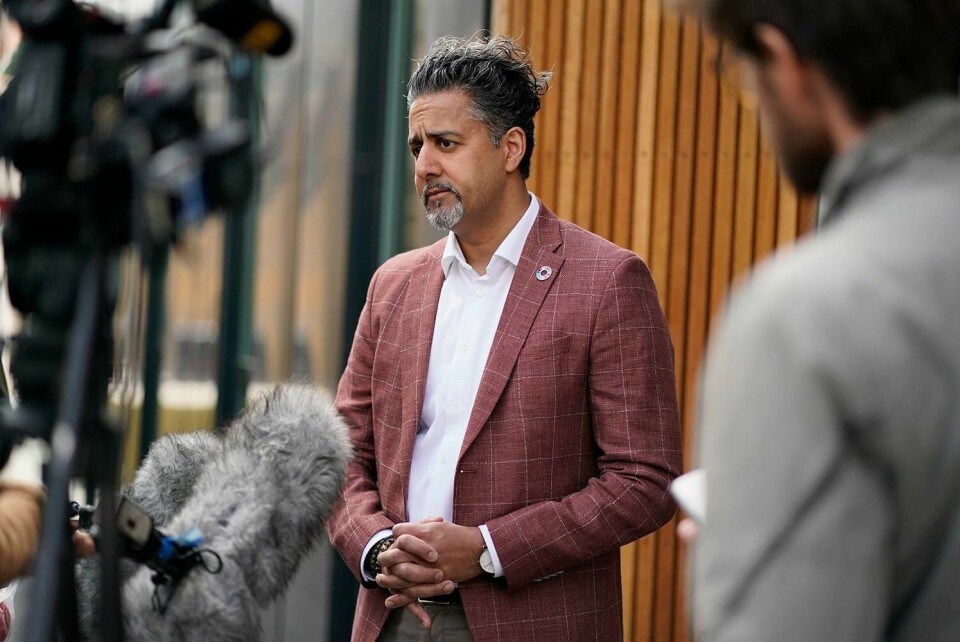AVLYSER: Kulturminister Abid Raja sa lørdag at det fortsetter å være forbudt med store arrangementer. Det gjør at musikkfestivaler og fotballcuper blir avlyst.