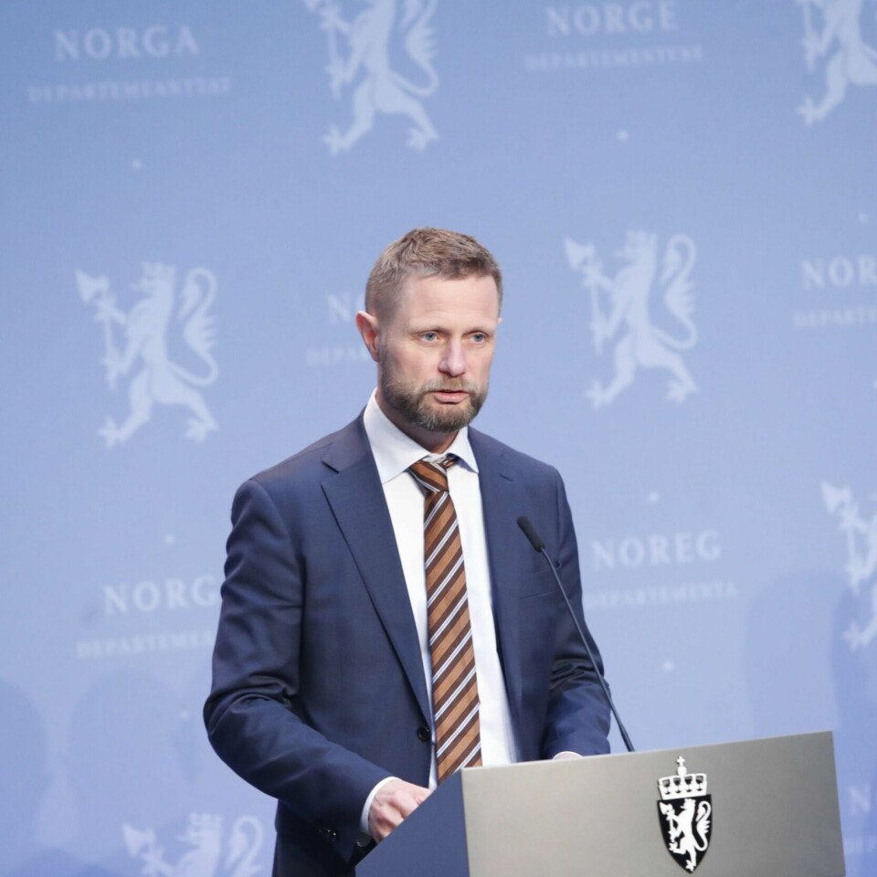 FORSIKTIG: Bent Høie sier det er viktig å åpne samfunnet sakte. De kan miste kontroll på smitten hvis de åpner for fort.