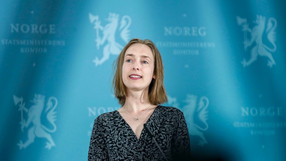 JOBB: Flere skal snart få dra på kontoret igjen, håper regjeringen. På bildet er næringsminister Iselin Nybø.