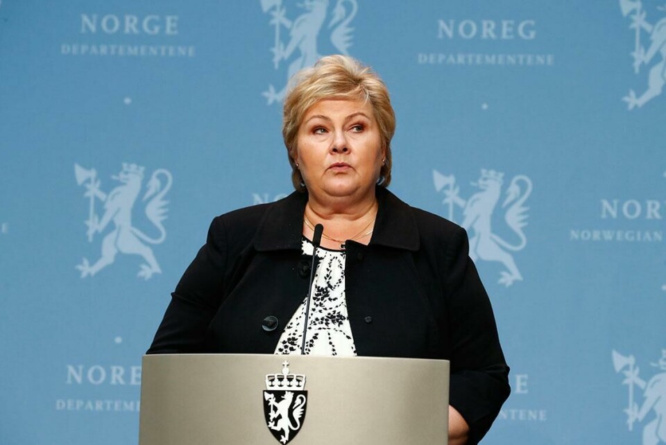 ÅPNER: Regjeringen åpner for at folk kan reise fritt til de andre nordiske landene. Men bare til områder med lite smitte med korona-viruset. Bildet viser statsminister Erna Solberg. Regjeringen åpner for at folk kan reise fritt til de andre nordiske landene. Men bare til områder med lite smitte med korona-viruset.