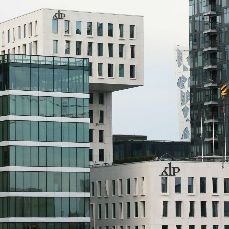 ENDRER: KLP endrer måten de investerer penger på. De slutter å satse på selskaper som driver med alkohol, pengespill og porno. Bildet viser kontorene til KLP i Bjørvika i Oslo.