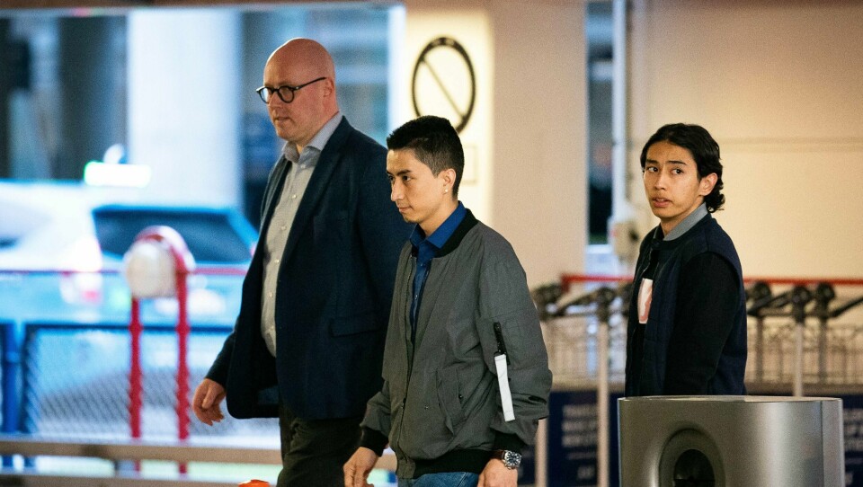 TILBAKE: Søsknene Yasin og Ehsan Abbasi er tilbake i Trondheim. Bildet er fra flyplassen torsdag. Resten av familien er ikke med på bildet.