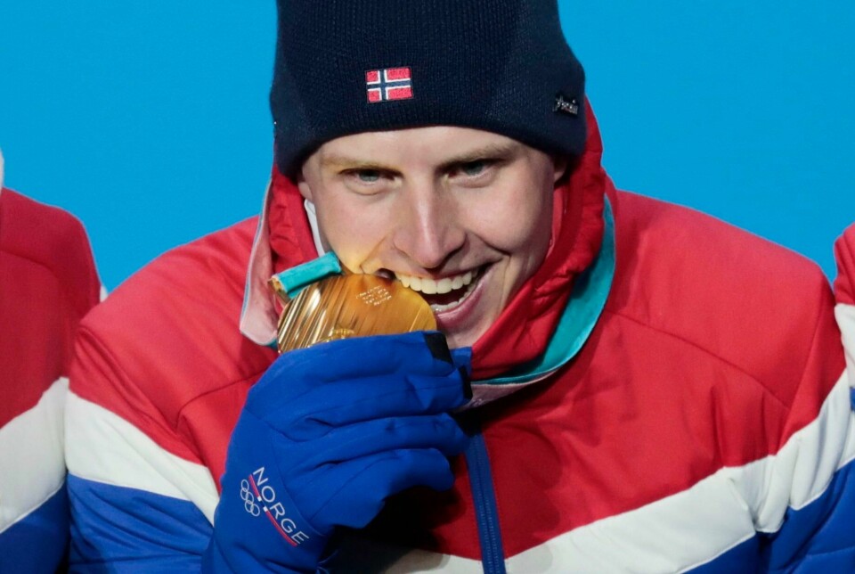GULL: Simen Hegstad Krüger med OL-gullet.