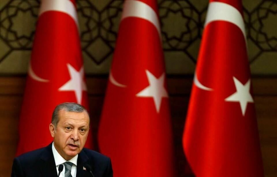PRESIDENT: Recep Tayyip Erdogan er president i Tyrkia. Han vil fjerne alle som ikke støtter ham.
