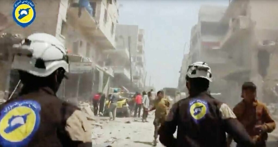 HELTER: Hvite hjelmer har reddet 60.000 mennesker i Syria. Kjendiser håper de vil få Nobels fredspris.