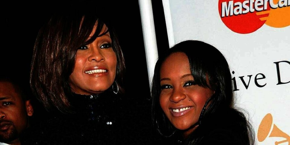 FILM: Bobbi Kristina Brown (til høyre) er datteren til Whitney Houston. Hun ønsker å spille rollen som moren i en ny film.