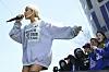 Bildet viser artisten Ariana Grande som synger under March for Our Lives i USA.