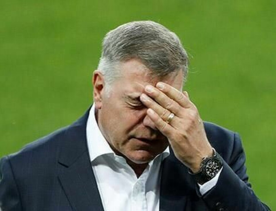 ULOVLIG: Sam Allardyce måtte slutte som trener for landslaget i England. Han skal ha fikset en ulovlig avtale. Åtte managere skal ha tatt imot penger ulovlig. Det skriver en britisk avis. Flere av de åtte jobber for klubber i serien Premier League.