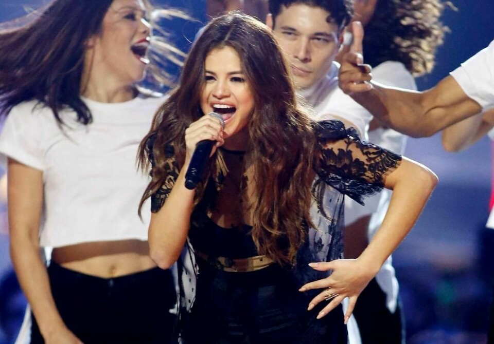 SANGER: Selena Gomez kommer snart til Norge for å synge. Men hun sliter med helsa.