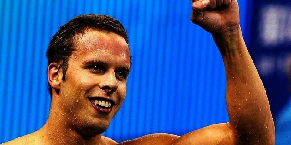 MINNES:  Svømmeren Alexander Dale Oen døde brått natt til tirsdag. Han var på trening-samling i Flagstaff i USA. Mange er i sjokk og sorg etter dødsfallet.