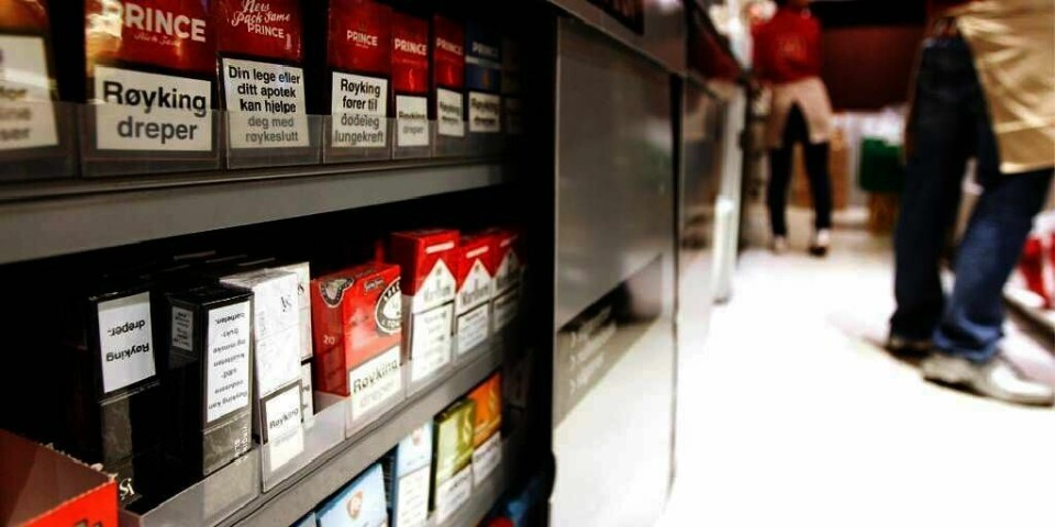 SALG: Sigaretter og snus selges billig i taxfree-butikker. Kreftforeningen krever at dette endres. De vil ikke at tobakk skal selges i taxfree-handel på flyplasser og skip.