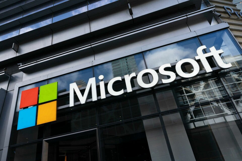 DATAPROBLEMER: Det skal være problemer med Windows som forårsaker tekniske problemer internasjonalt. Bilde av Microsoft sin logo. Foto: AP Photo