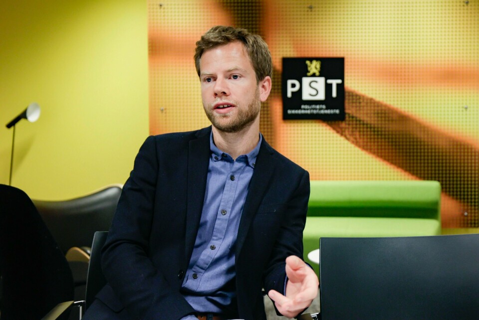 SIKKERHET: Kristian Takvam Kindt i PST sier et stort team jobber med å sikre at viktige personer i Norge er trygge. Bildet er av Kristian Takvam Kindt i PST. Han sier et stort team jobber med å sikre norske samfunnstopper.