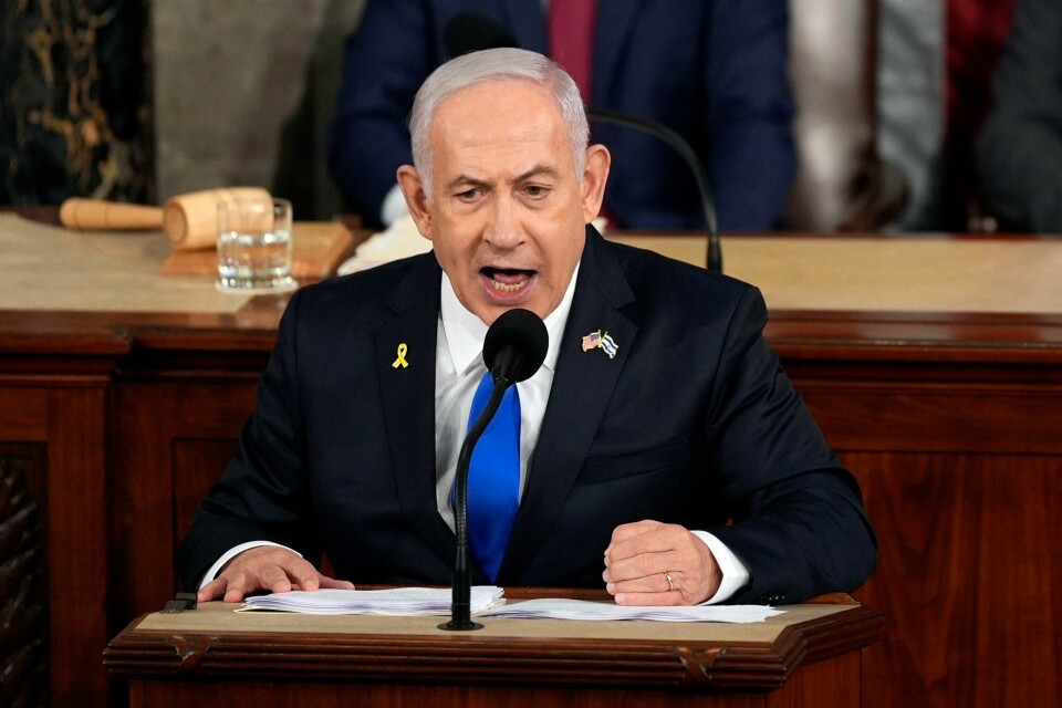 ISRAEL: Israels statsminister Benjamin Netanyahu mener Hamas må presses hardere i forhandlingene. Her er han fotografert i Kongressen i Washington i juli. Israels statsminister Benjamin Netanyahu avviser å ha snakket med Donald Trump om en mulig våpenhvile i Gaza. Foto: Julia Nikhinson / AP / NTB