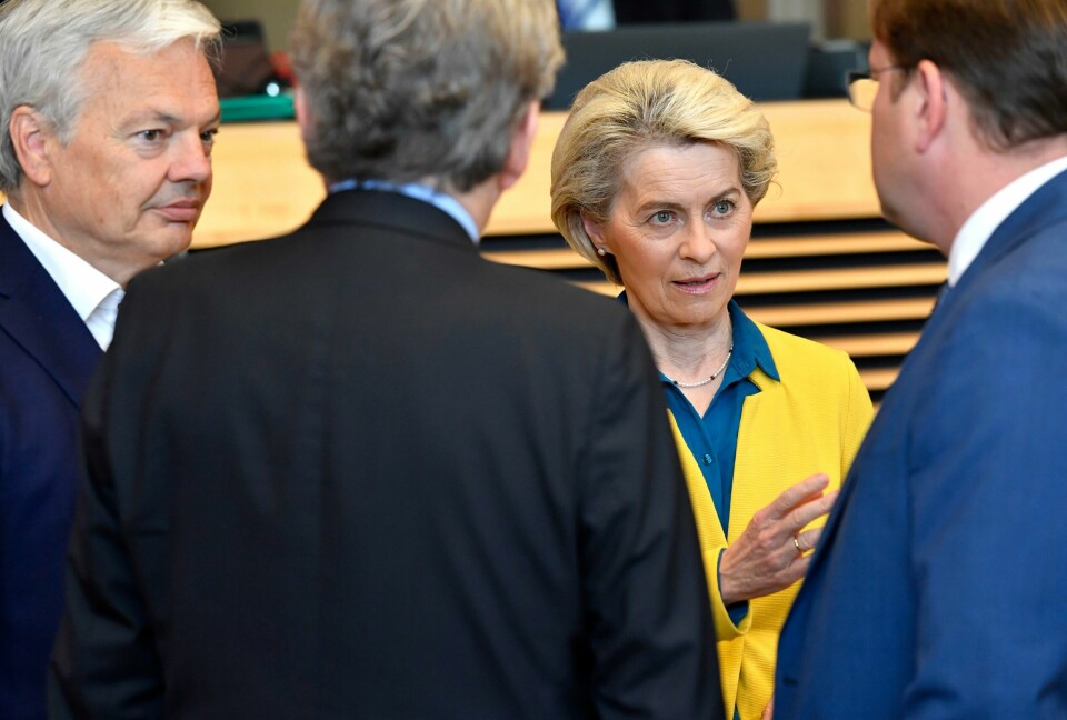 SJEF: Ursula von der Leyen er sjef for EU. Hun og resten av EU har store utfordringer foran seg. EU-kommisjonens president Ursula von der Leyen har kjempet for å sikre kjønnsbalanse i kommisjonen. Nå kan hun bli omringet av flere menn enn noen gang. Foto: AP / NTB