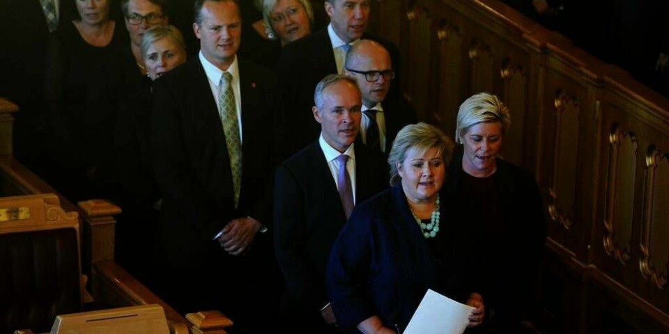RETUR: Regjeringen har sendt ut 484 asylbarn med tvang de siste tolv månedene. Det er til tross for at flere asylbarn skulle få bli i Norge.