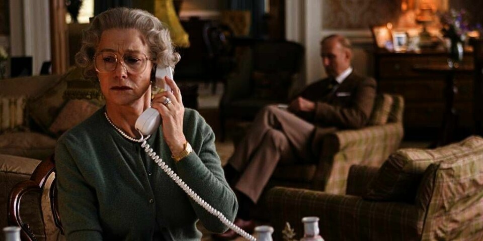 DRONNING:  Helen Mirren har spilt dronning Elizabeth to ganger før. Her er hun i filmen «The Queen» fra 2006. Kanskje tar hun rollen for tredje gang i serien «The Crown».