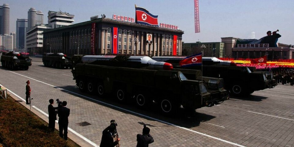 TRUSLER: Nord-Korea ruster opp til et angrep mot USA. Dette bildet viser en Musudan mellomdistanse-rakett som blir vist frem på en militærparade i den nordkoreanske hovedstaden Pyongyang 15. april 2012.