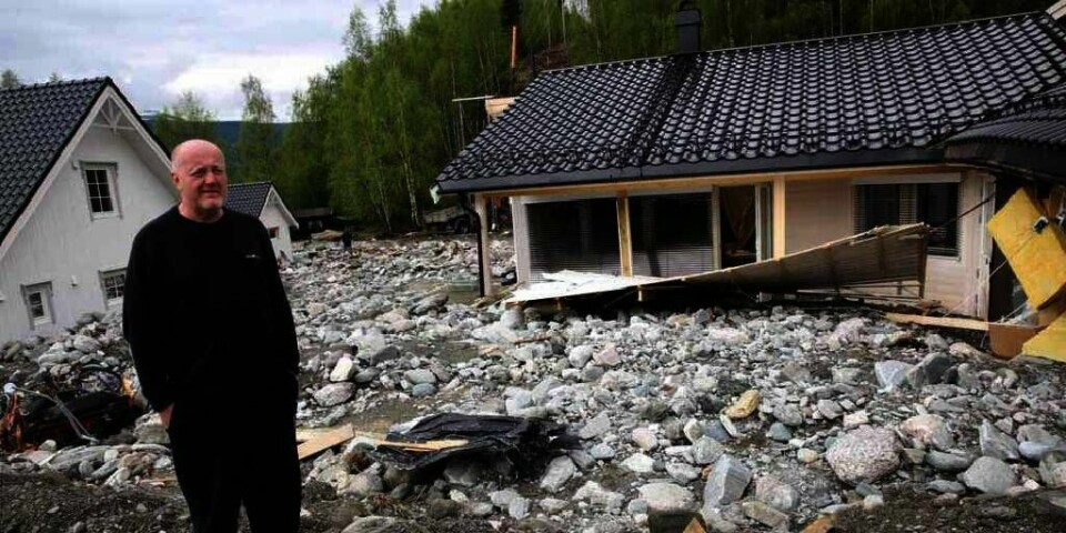 FLOM: Familien til Trond Teigen i Kvam i Gudbrandsdalen hadde nettopp flyttet inn i det nye huset da han måtte evakuere på grunn av flommen.