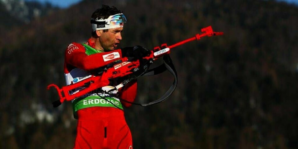 FEIL: Ole Einar Bjørndalen skjøt ned alle blinkene. Likevel måtte han gå strafferunde. En jurye bestemte at Norge vant stafetten.
