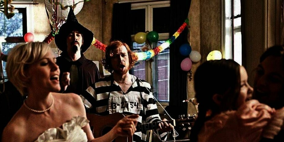 PREMIERE: Filmen «Jeg reiser alene» har premiere fredag. Rolf Kristian Larsen og Amina Eleonora Bergrem (bildet) spiller far og datter i filmen.