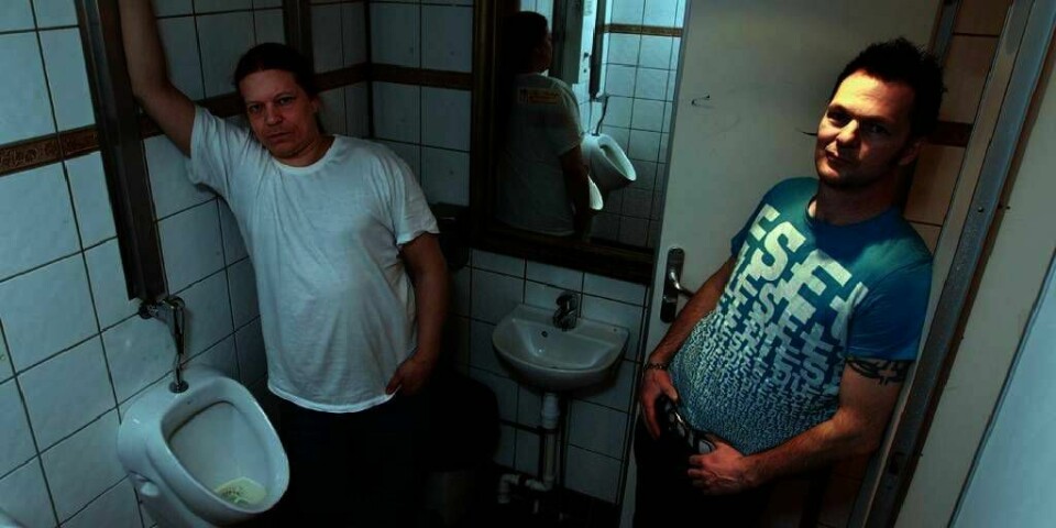 KJEFT: Bandet Luxus Leverpostei har humoren til unggutter. 20 år senere skriver Bob Kåre og Stålull fortsatt om bæsj og horer. Mange bruker musikken deres på fester.