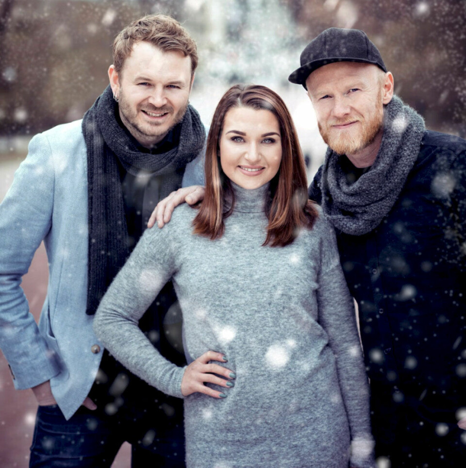 VINNER: Knut Anders Sørum (til venstre) er populær etter at han vant TV-konkurransen «Stjernekamp». Han er på turné med Nora Jabri og Lewi Bergrud. Bildet viser artistene Knut Anders Sørum, Nora Jabri og Lewi Bergrud.