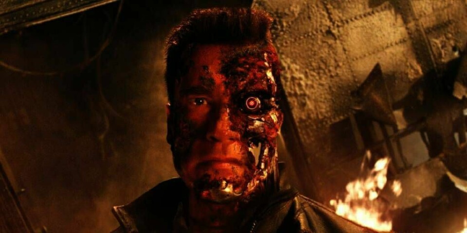 UTSETTER: Det kan gå en stund til vi ser Arnold Schwarzenegger som «Terminator» igjen. Schwarzenegger venter med filmingen. Han må bruke tid på familien sin. Kona går fra ham fordi han har vært utro.