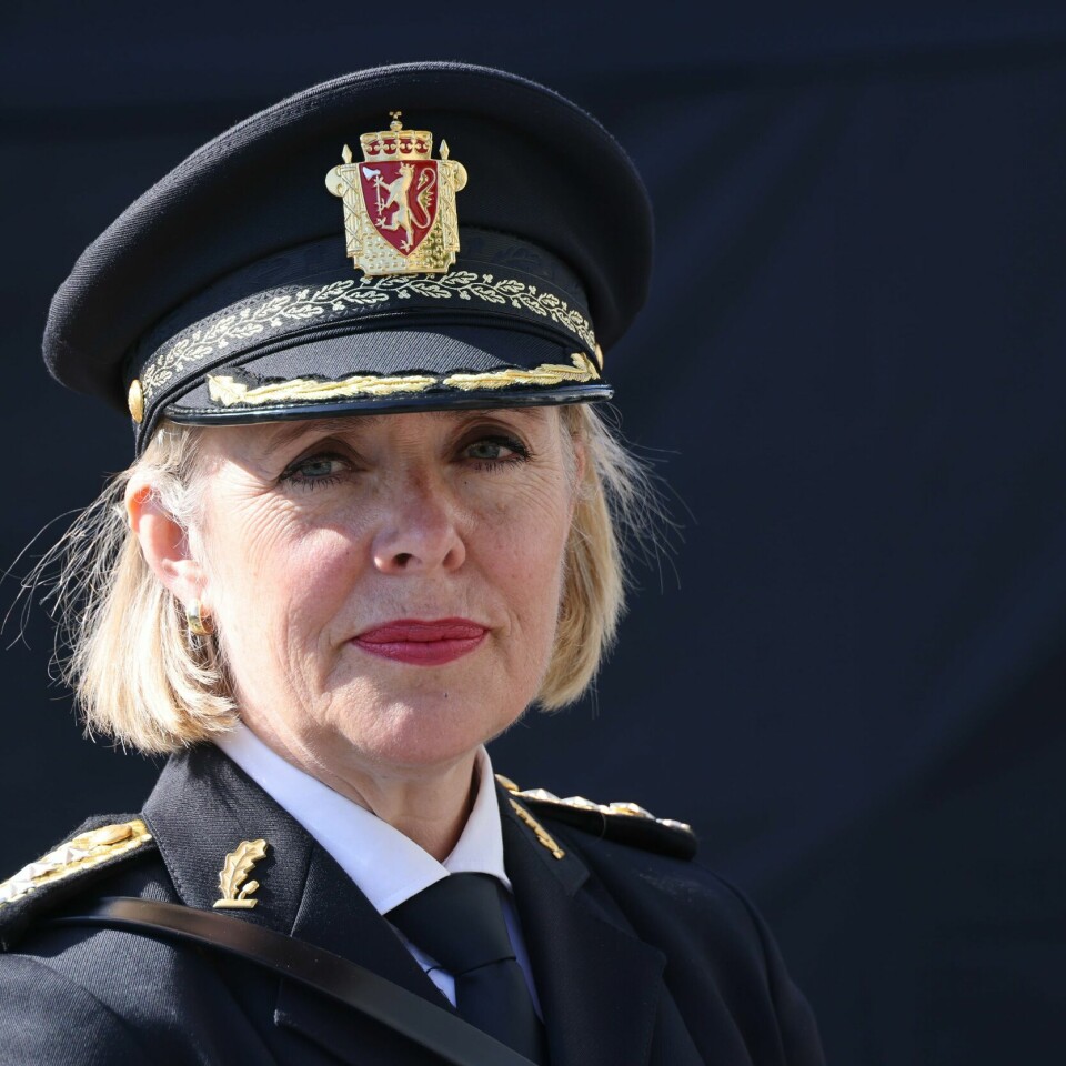 VÅPEN: Benedicte Bjørnland krever at politiet får ha våpen. Politidirektør Benedicte Bjørnland vil åpne for å registrere politikontroller. Foto: Geir Olsen / NTB / POOL