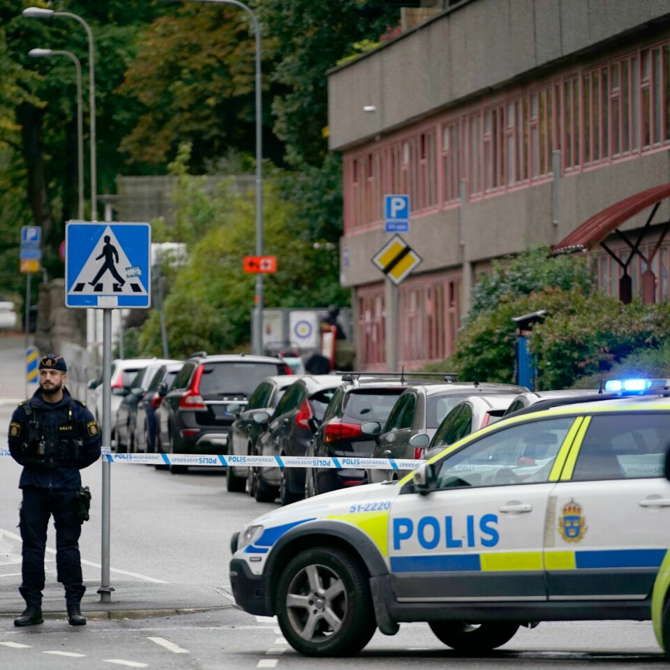 SVERIGE: Over 300 skyteepisoder på et år er ikke uvanlig i Sverige. Politiet har mottatt en melding om eksplosjonsfare i området Olivedal og har bedt redningstjenesten og ambulanse om å bistå i aksjonen. Foto: Björn Larsson Rosvall/TT / NTB