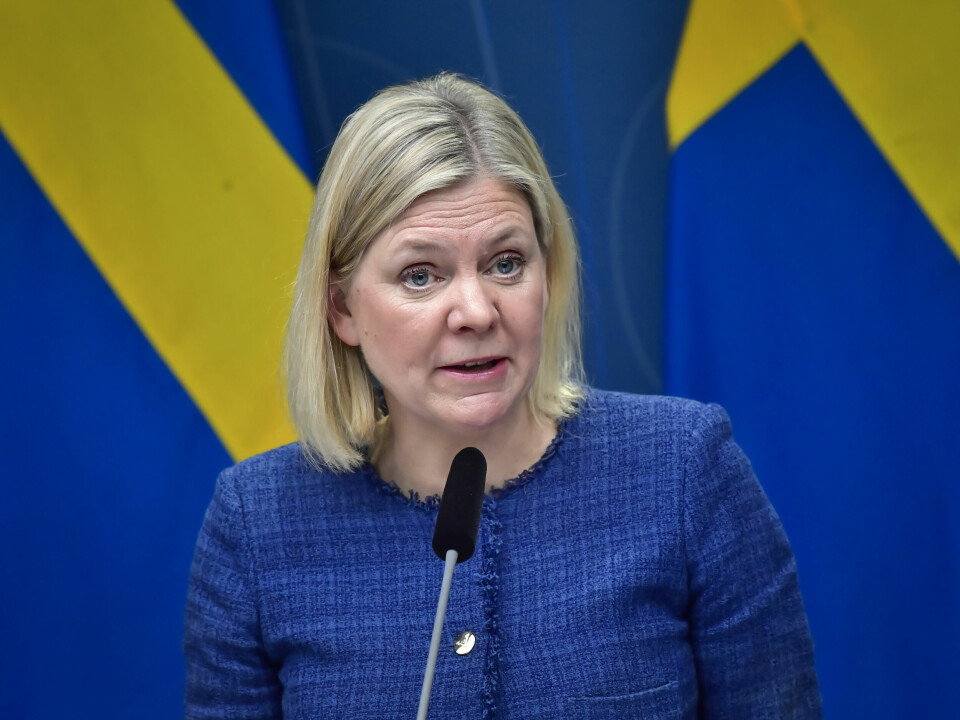 SVERIGE: Statsminister Magdalena Andersson vil unngå at nordmenn tar med smitten til Sverige. Sveriges statsminister Magdalena Andersson på tirsdagens pressekonferanse. Foto: Fredrik Sandberg / TT / NTB