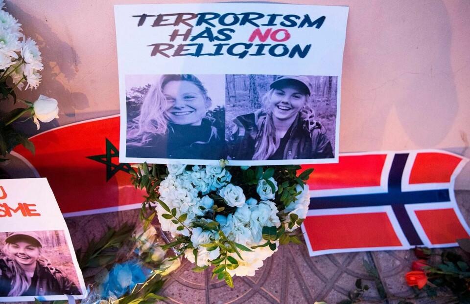DREPT: Maren Ueland fra Norge og Louisa Vesterager Jespersen fra Danmark ble drept på fjelltur i Marokko. De ble minnet med flagg og lys i flere land.