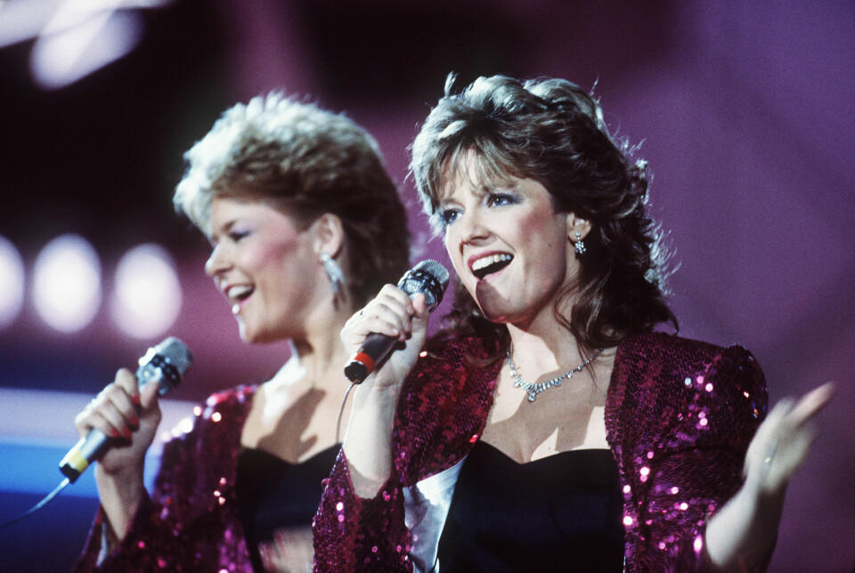 TILBAKE: Bobbysocks er tilbake i MGP 40 år etter at de vant konkurransen med «La det swinge». Elisabeth Andreassen og Hanne Krogh i Bobbysocks i Eurovision i 1985. Foto: Erik Thorberg / NTB