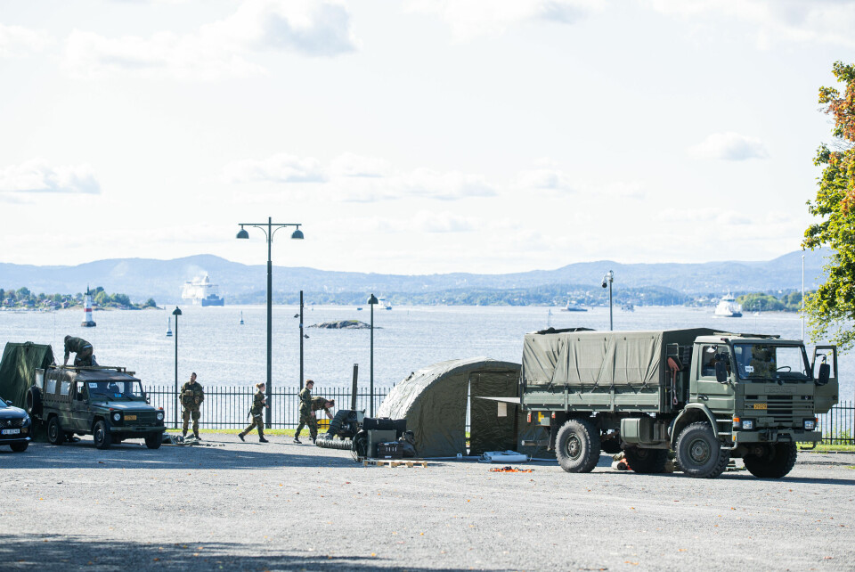 BEREDSKAP: Forsvaret ha behov for å bruke bilen din for å forsvare landet. Bilde av soldater og lastebil under militærøvelse. Foto: Emilie Holtet / NTB