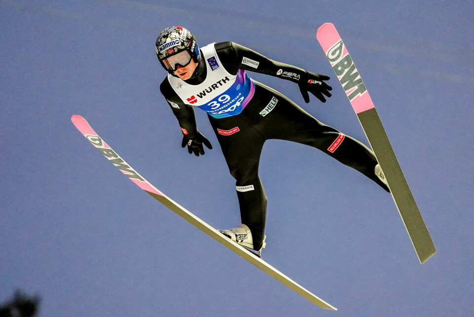 MANGE MEDALJER: Det ble flere norske medaljevinnere i helga. Her Marius Lindvik som vant gull i hopp. Bilde av skihopper Marius Lindvik under ski-VM i Trondheim mens han svever nedover hoppbakken. Foto: Terje Pedersen / NTB