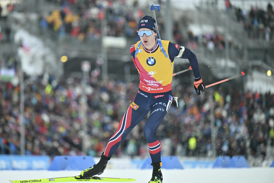 SKISKYTING: Johannes Thingnes Bø i Oberhof tidligere i år. Han har sagt at han skal gi seg med ski etter denne sesongen. VM blir dermed hans siste mesterskap. Johannes Thingnes Bø i Oberhof tidligere i år. Han har varslet karierreslut og håper å kunne gi seg på topp. Foto: Martin Schutt / AP / NTB