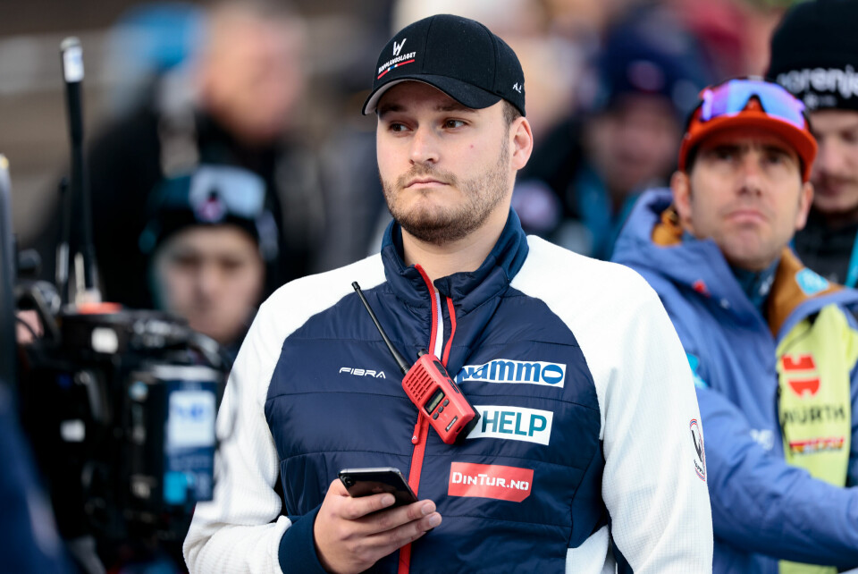 SKREDDER: Adrian Livelten beklager etter hoppskandalen i VM. Bildet viser Adrian Livelten, som er skredder og servicemann for hopplandslaget, men er inntil videre suspendert som følge av dressjukset i VM. Foto: Geir Olsen / NTB