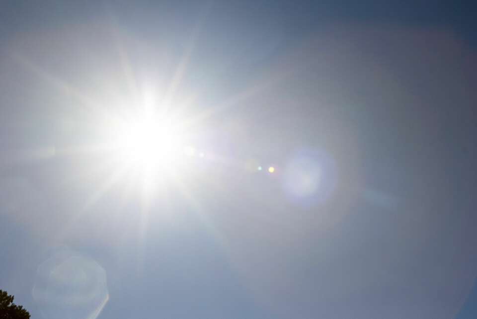 SOL OG UV-INDEKS: Sola kan skade huden din. Høy UV-indeks gir ekstra stor fare for solskader. På grunn av tynnare ozonlag over delar av Noreg, er UV-strålinga no sterkare enn normalt. Foto: Frederik Ringnes / NTB / NPK