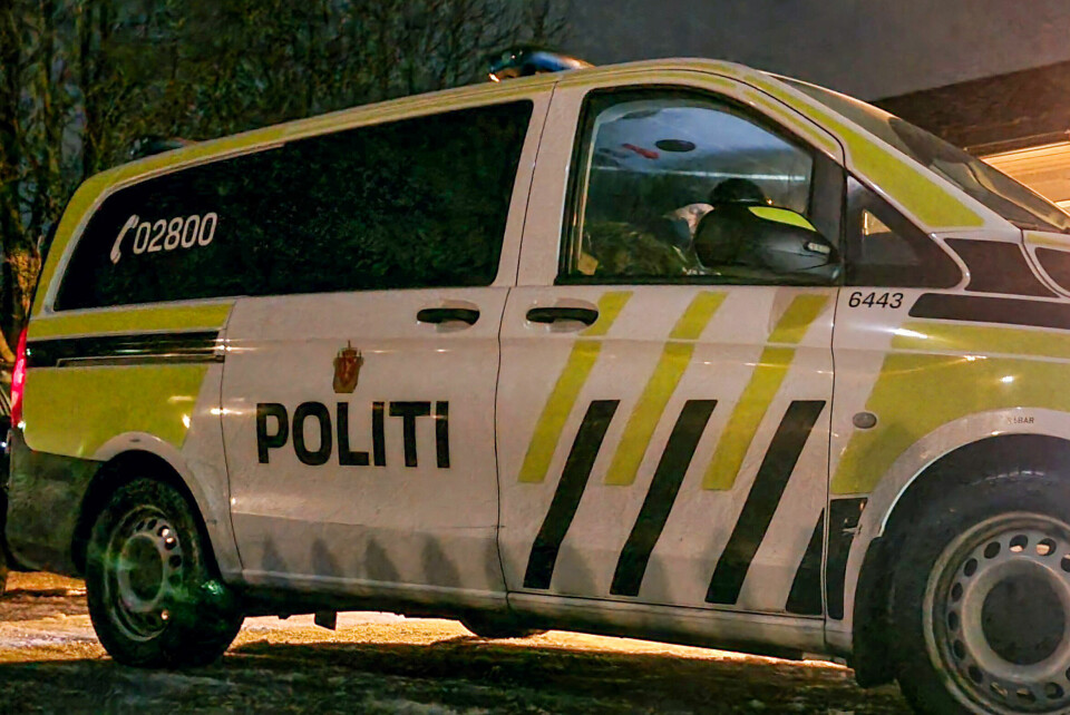 RYKKET UT: Politiet har siktet en mann for drap i Stjørdal. Bildet viser en politibil tatt i forbindelse med drapet i Stjørdal. Foto: Joakim Halvorsen / NTB