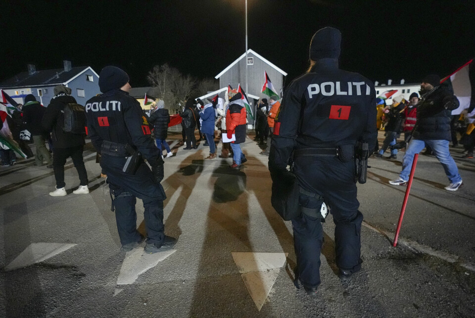 KAMP: Folk demonstrerte før kampen mellom norske Bodø/Glimt og israelske Maccabi Tel Aviv. Bodø 20250123. Fakkeltog i forbindelse med Europa League kampen mellom Bodø/Glimt og Maccabi Tel Aviv i Bodø.Foto: Lise Åserud / NTB