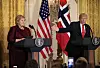 Bildet viser tidligere statsminister Erna Solberg sammen med Donald Trump i 2018. Foto: AP Photo/Manuel Balce Ceneta, File