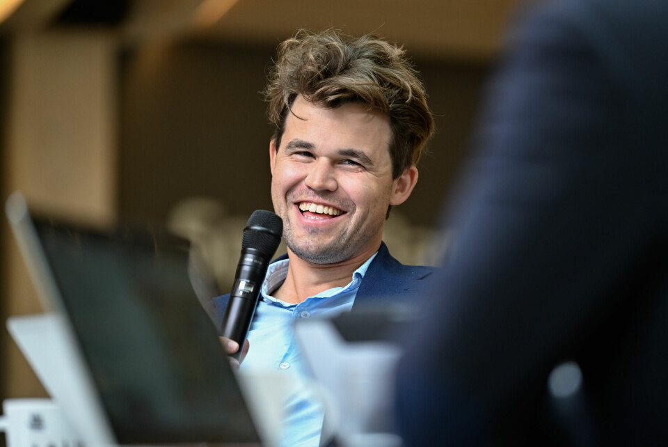 SJAKK: Magnus Carlsen sier han likevel skal være med på lynsjakk-VM. Magnus Carlsen avbildet under siste dag av årets Norway Chess. Foto: Carina Johansen / NTB