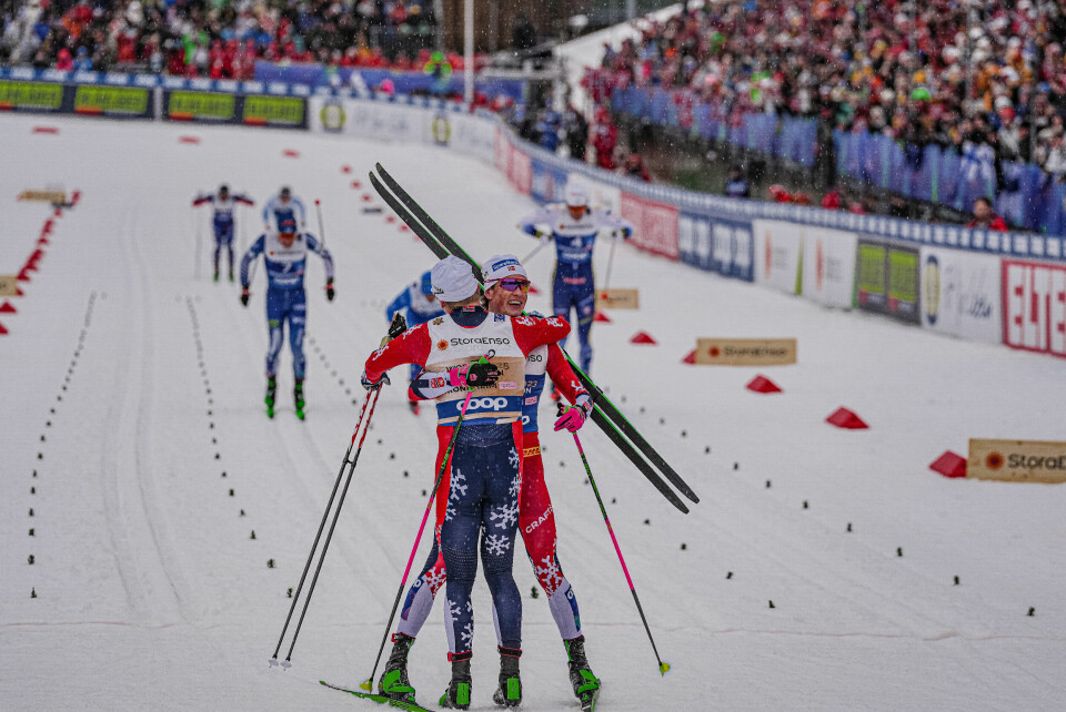 GULL: Johannes Høsflot Klæbo og Erik Valnes vant teamsprinten onsdag. Granåsen